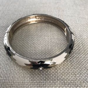 Sequin magnetic opening bracelet